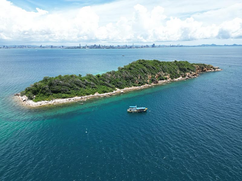 Scuba Diving at Koh Krok In Pattaya
